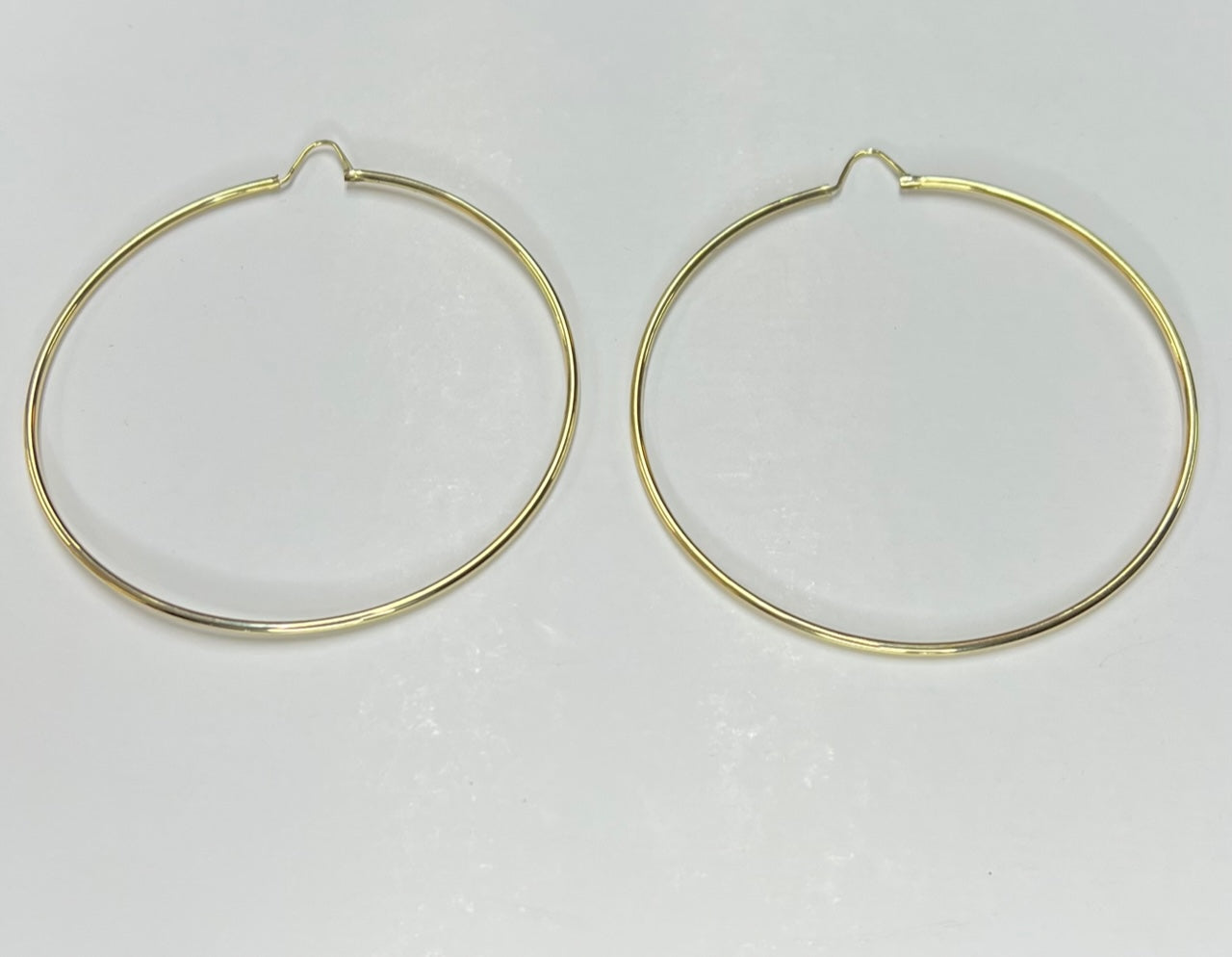 18Kt Solid Gold Hoop Earrings Medium